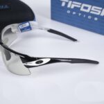 Tifosi Crit Kính Mát Đổi Màu Chính Hãng – Tròng Light Night Fototec
