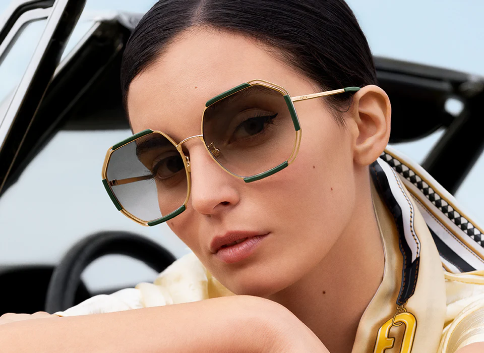 kính Furla
