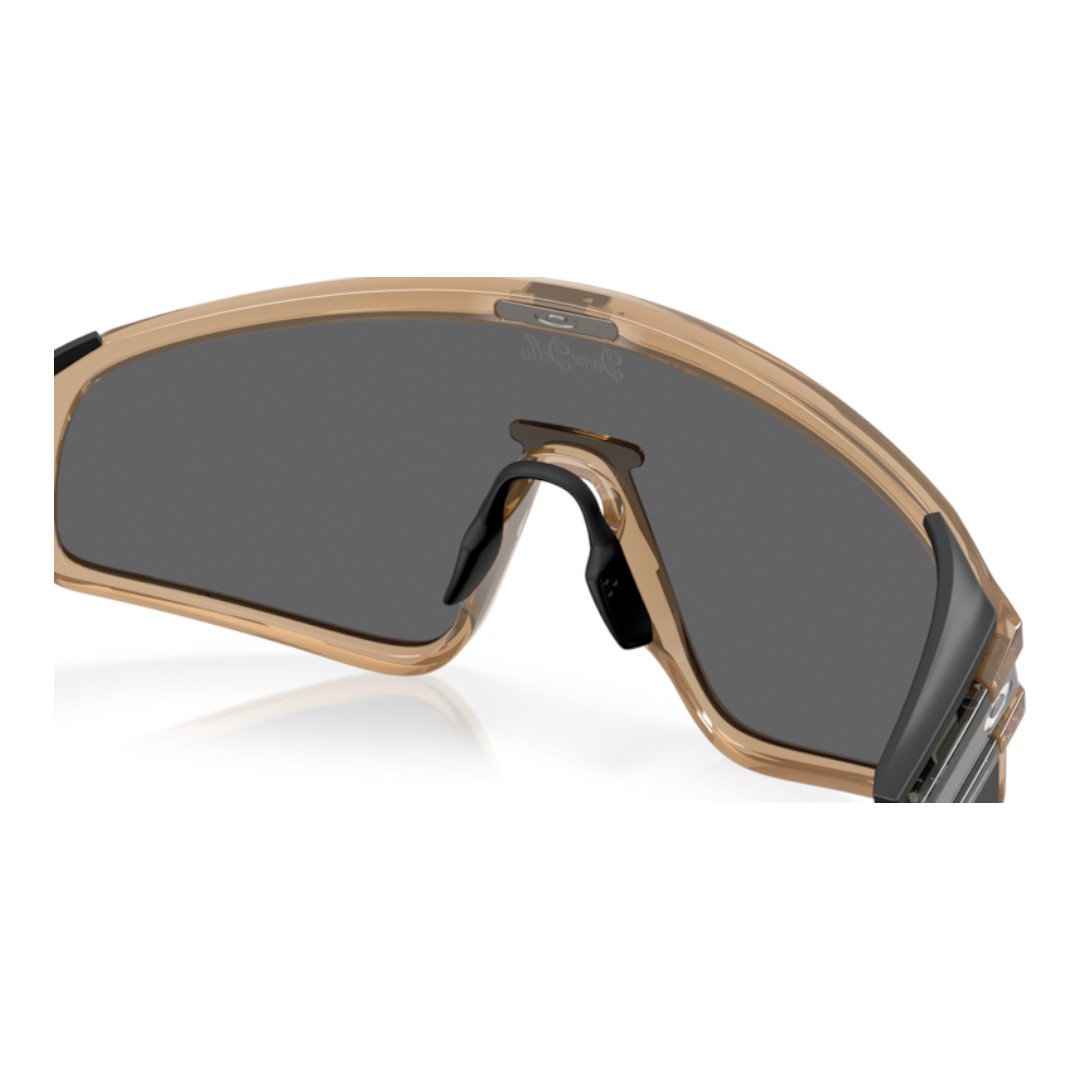 Oakley 0OO9404 Latch Panel