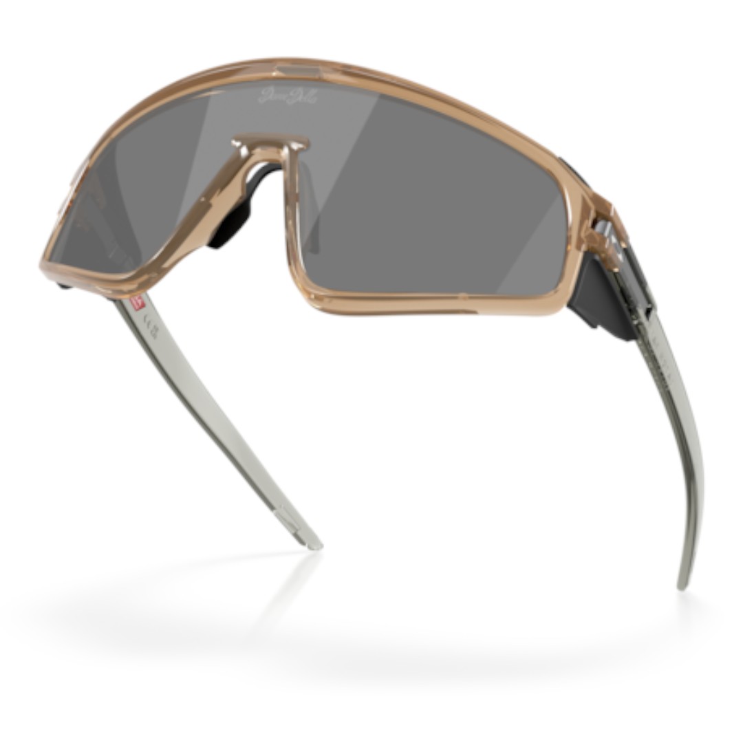 Oakley 0OO9404 Latch Panel