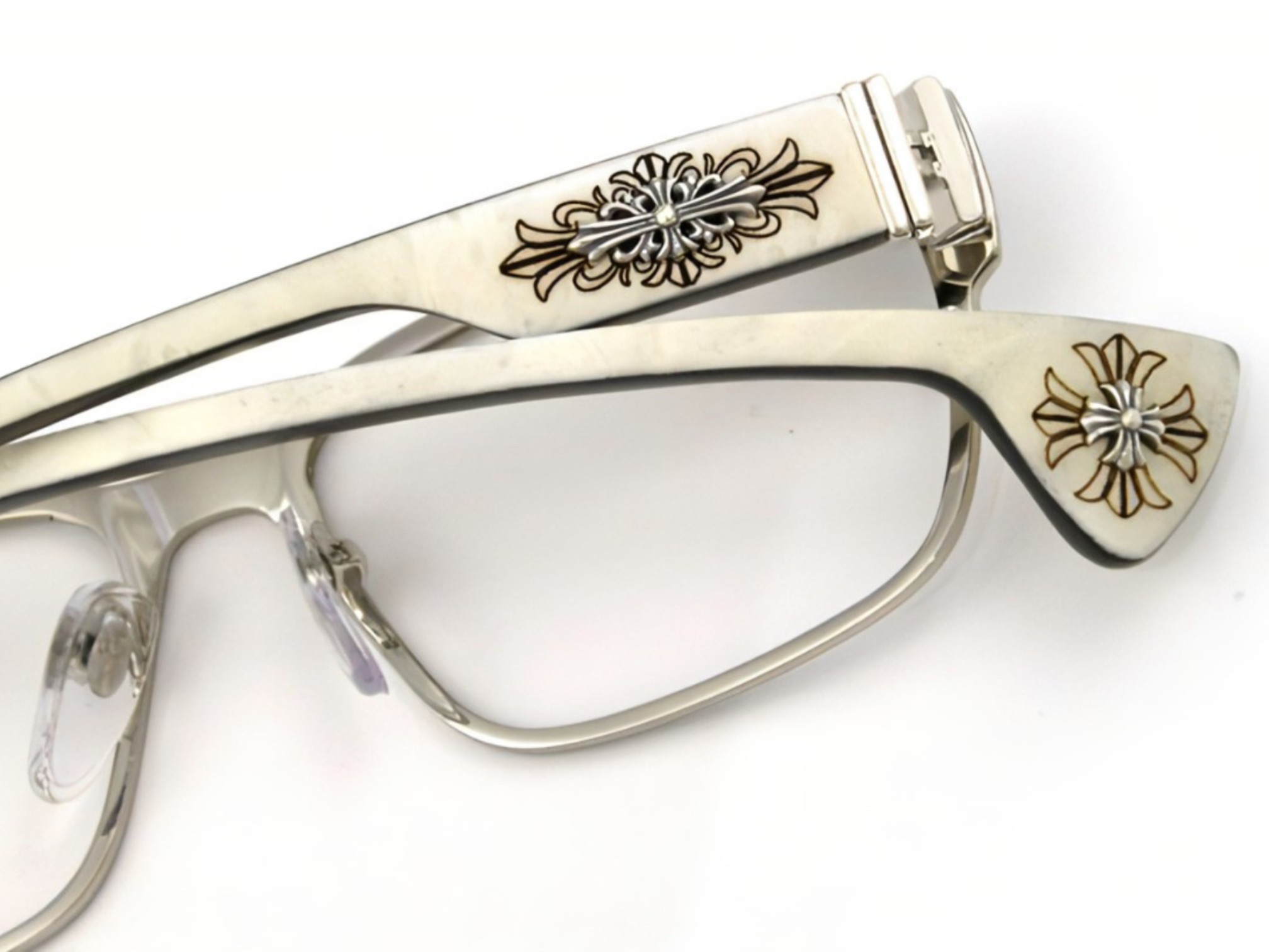 Gọng Kính Chrome Hearts – Khi Phụ Kiện Trở Thành Tuyên Ngôn Phong Cách