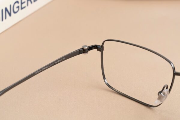 Zenta DP25-A-ZT8156 Gọng Kính Chữ Nhật Titanium – Chính Hãn