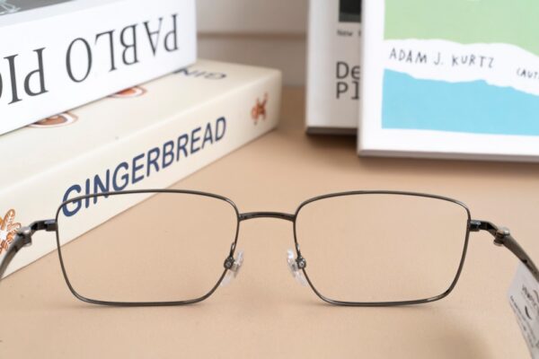 Zenta DP25-A-ZT8156 Gọng Kính Chữ Nhật Titanium – Chính Hãn