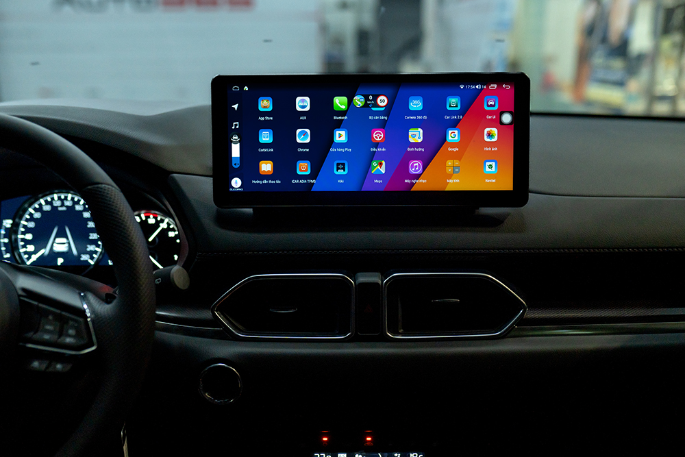 Transitions XTRActive Gen S giúp giảm ánh sáng xanh từ màn hình và ánh sáng nhân tạo trong xe, giúp mắt thoải mái hơn khi lái xe lâu.