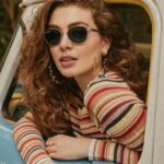 Essilor Transitions XTRActive Gen-S Tròng Kính Đổi Màu Trong Xe Váng Phủ Crizal Rock