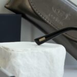 OLive 88887 Gọng Kính Mạ Vàng 18K Gỗ Đàn Hương - Chính Hãng