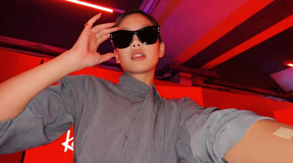 Jennie RayBan Collection - Cú Bắt Tay Tạo nên Cơn Sốt Mới 