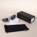 Oakley Neoforma 0OO9528 Kính Mát Oval - Tem Chính Hãng Luxottica