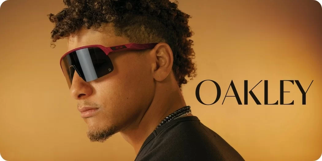 Thương hiệu kính thể thao Oakley nổi tiếng với công nghệ và thiết kế hiệu suất cao