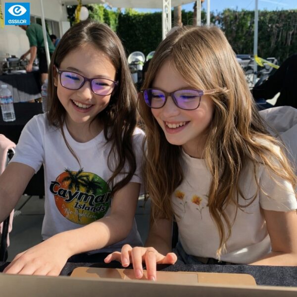 Essilor Myopilux Plus & Váng Phủ Max AZ Lab Việt Nam Tròng Kính Kiểm Soát Cận Thị Trẻ Em – Chính Hãng