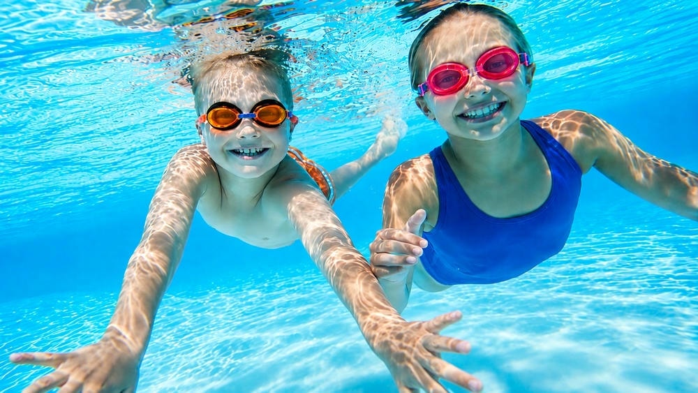 Kính bơi có độ cận viễn loạn tại Hato Eyewear