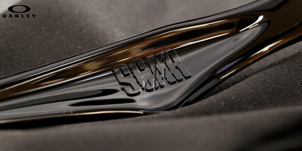 Oakley MUZM Scar: Đậm Chất Futuristic, Chuẩn Gu Cá Tính