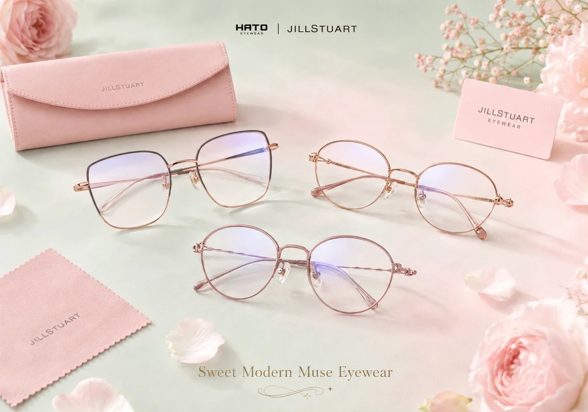 Ảnh minh họa Jill Stuart Eyewear với 3 mẫu gọng kính nữ thanh lịch, nền xanh mint hồng pastel, phong cách thời trang tinh tế tại Hato Eyewear.