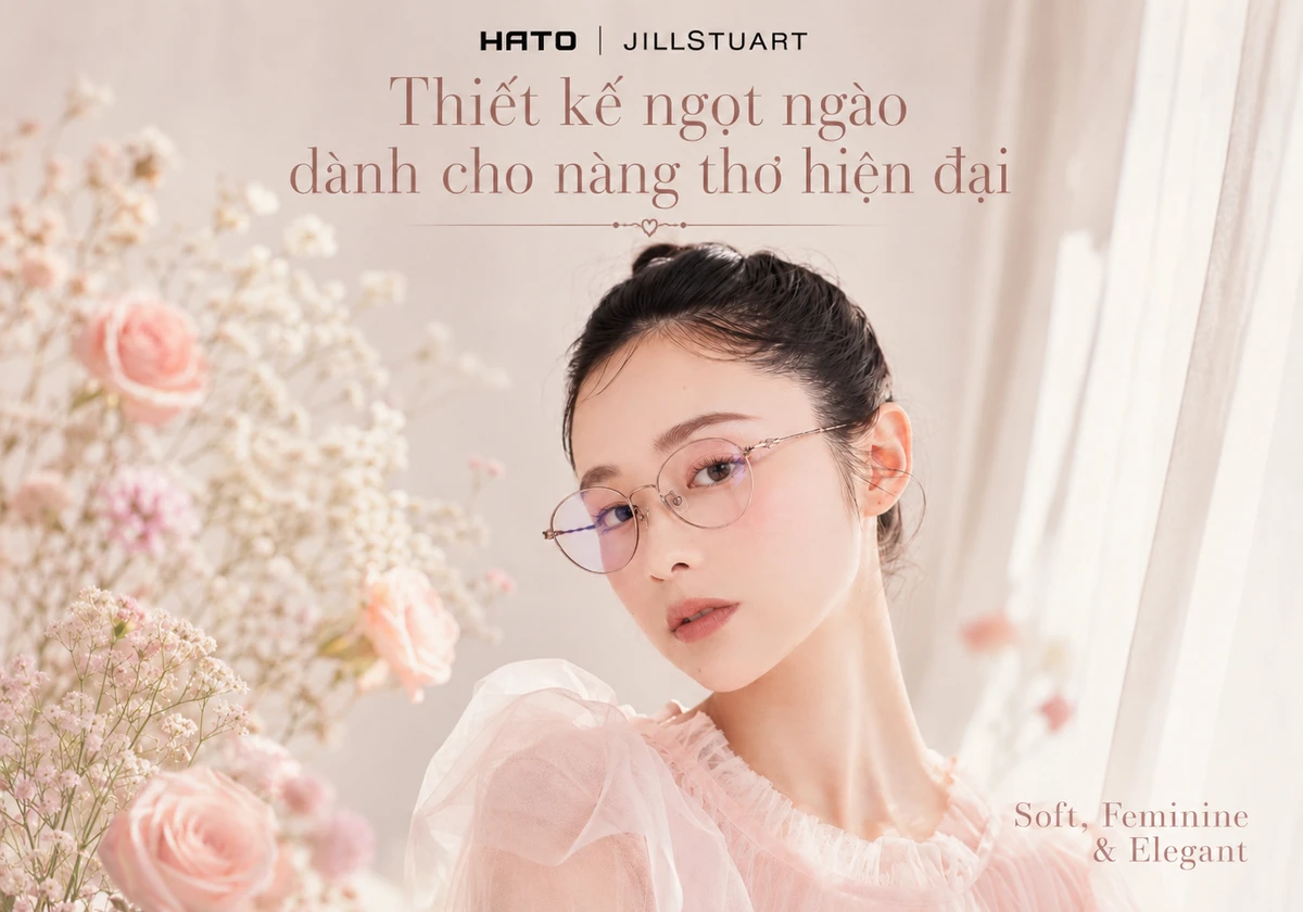 Người mẫu nữ đeo gọng kính Jill Stuart Eyewear dáng oval thanh lịch trong phong cách ngọt ngào, nữ tính và sang trọng tại Hato Eyewear