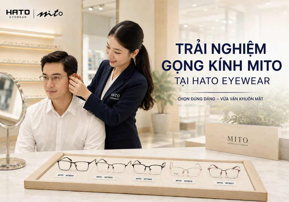 Khách hàng trải nghiệm gọng kính MITO và được chuyên viên Hato Eyewear tư vấn, điều chỉnh kính trong showroom cao cấp.
