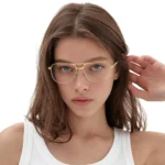 Mẫu nữ đeo gọng kính Ray-Ban 0RX3793V Bill Max