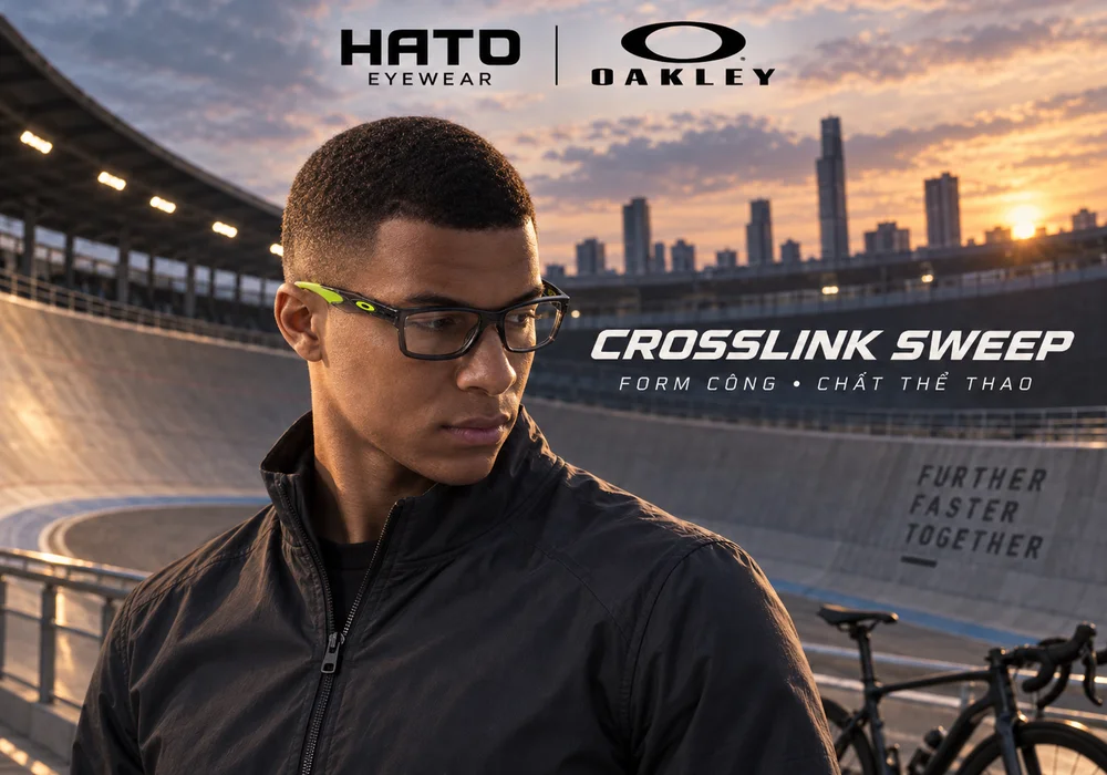 Người mẫu đeo Oakley Crosslink Sweep với thiết kế thể thao 