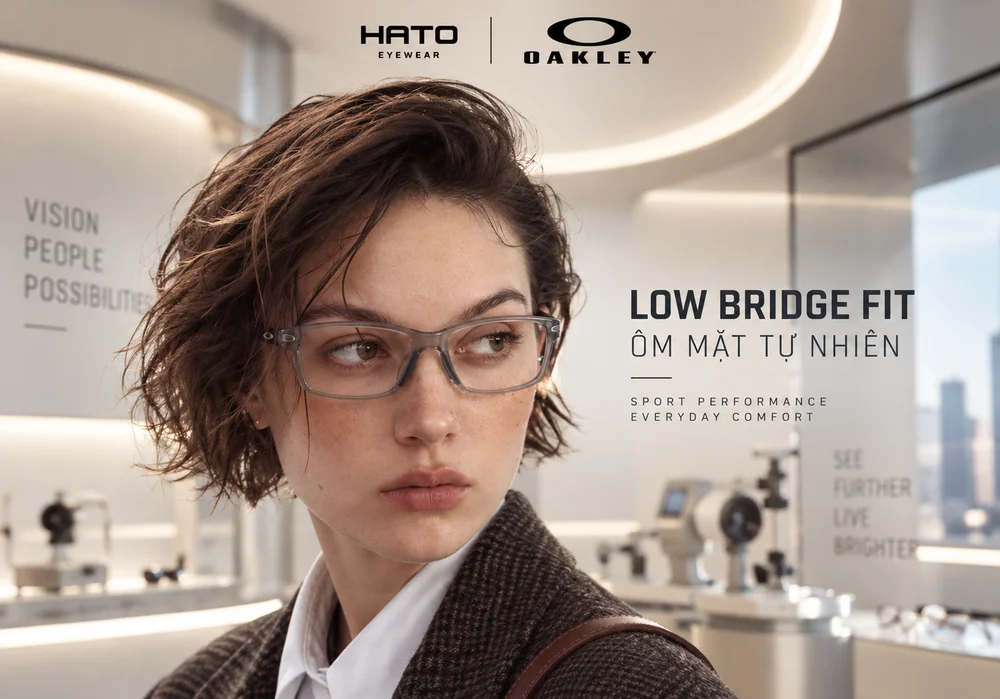 Người mẫu đeo Oakley Crosslink Zero Low Bridge Fit